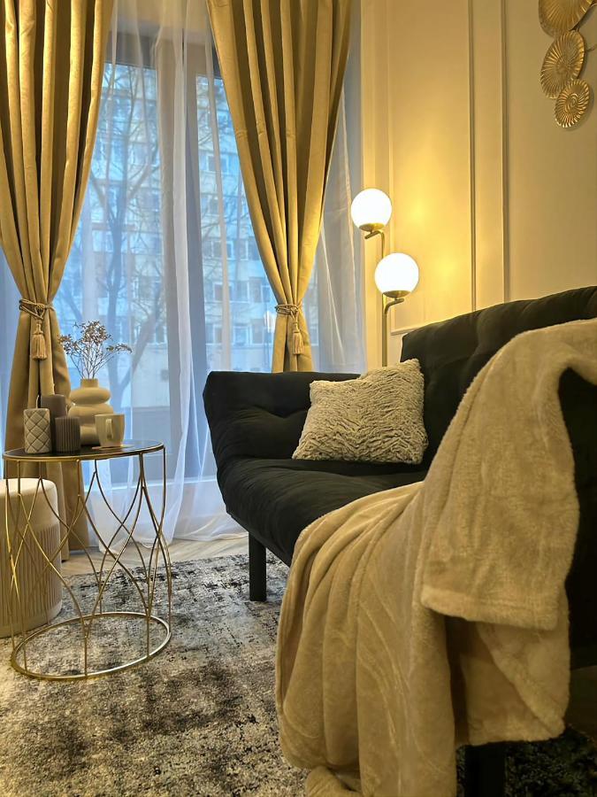 Luxury Mansion Apartment Bucharest Exterior photo
